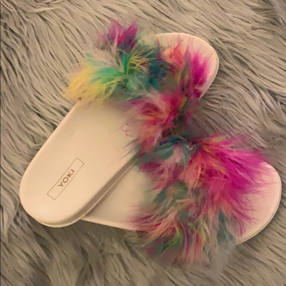 Multi color feather slides